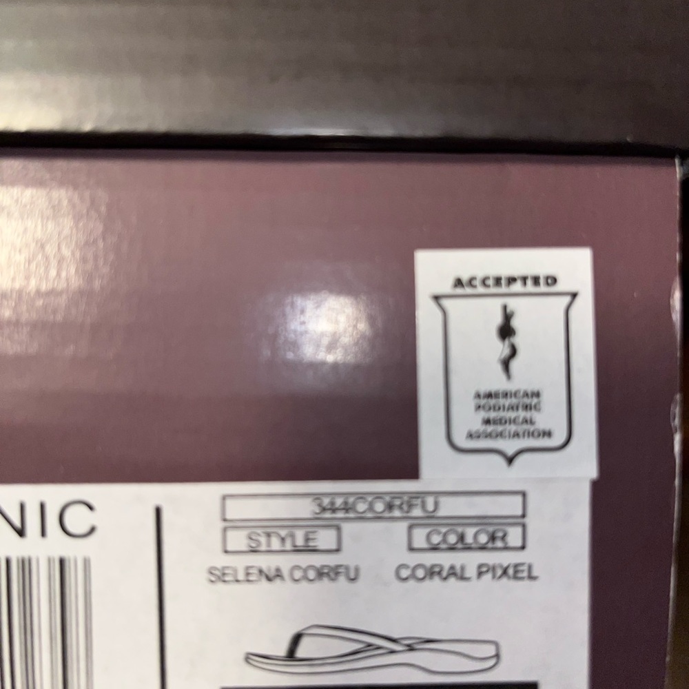 NWB Vionic Sandal Sz 11 - Picture 5 of 6